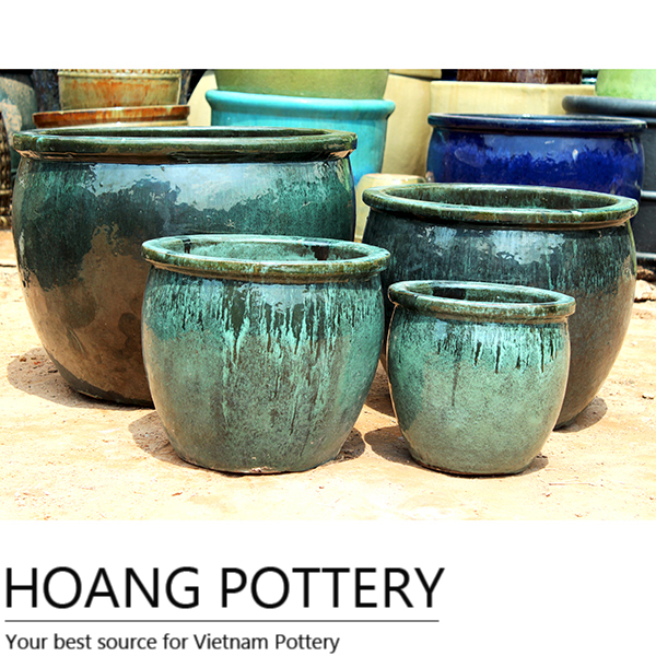 Bringing classical breath into spaces with glazed ceramic pots