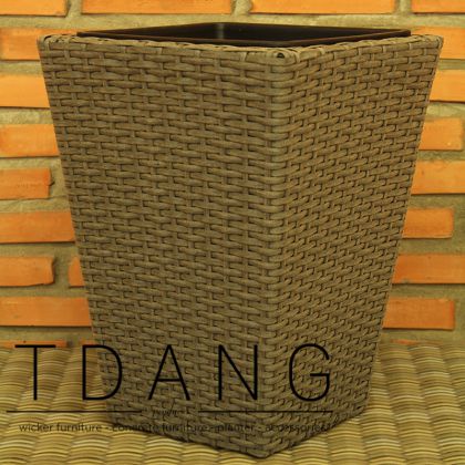 Flat Plastic Rattan Basket With Plastic Pot (TDW052)