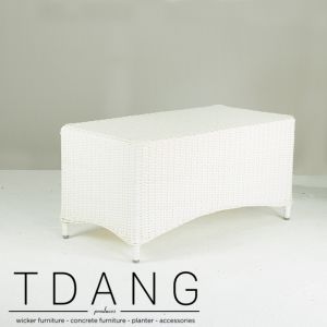 Valencia Wicker table (Code 4008)