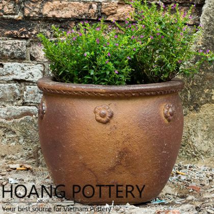 Round flower pattern Black Clay Pot (HPHP059)