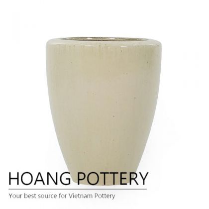 Cream round outdoor ceramic planter
