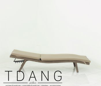Vietnam wicker sunbed with cushions