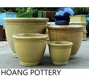 What to know before you buy garden flower pots.