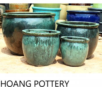 Bringing classical breath into spaces with glazed ceramic pots